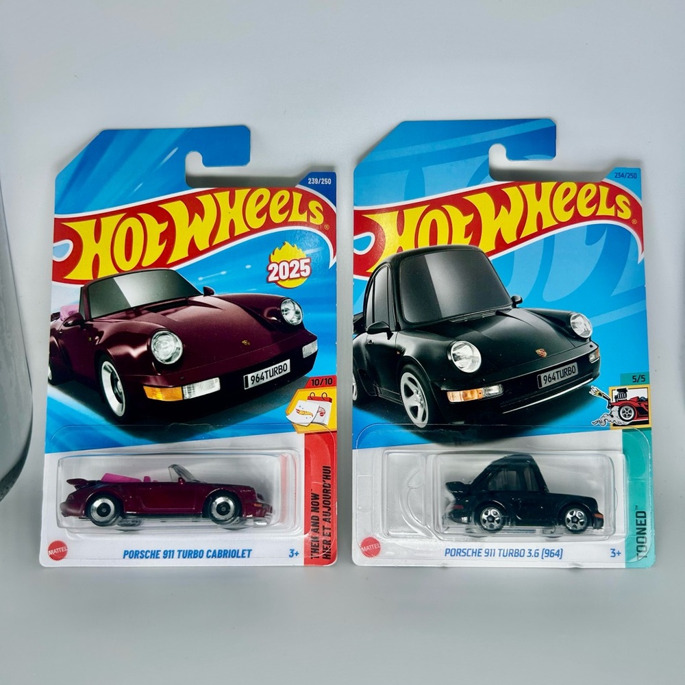 Hot Wheels Porsche Lot of 2x - Porsche 911 Turbo Cabriolet Red & 911 Carrera NEW
